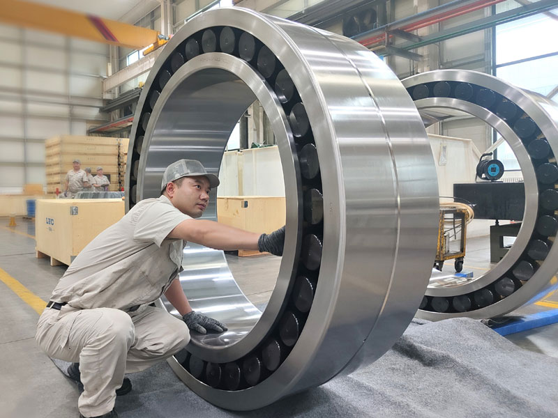 The 10 MW SRB main shaft bearing for the largest onshore wind power platform in China was offline at LYC